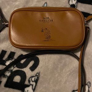 Small crossbody coach snoopy peanuts